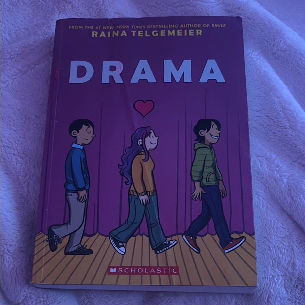 Drama by Raina Telgemeier Graphic Novel
